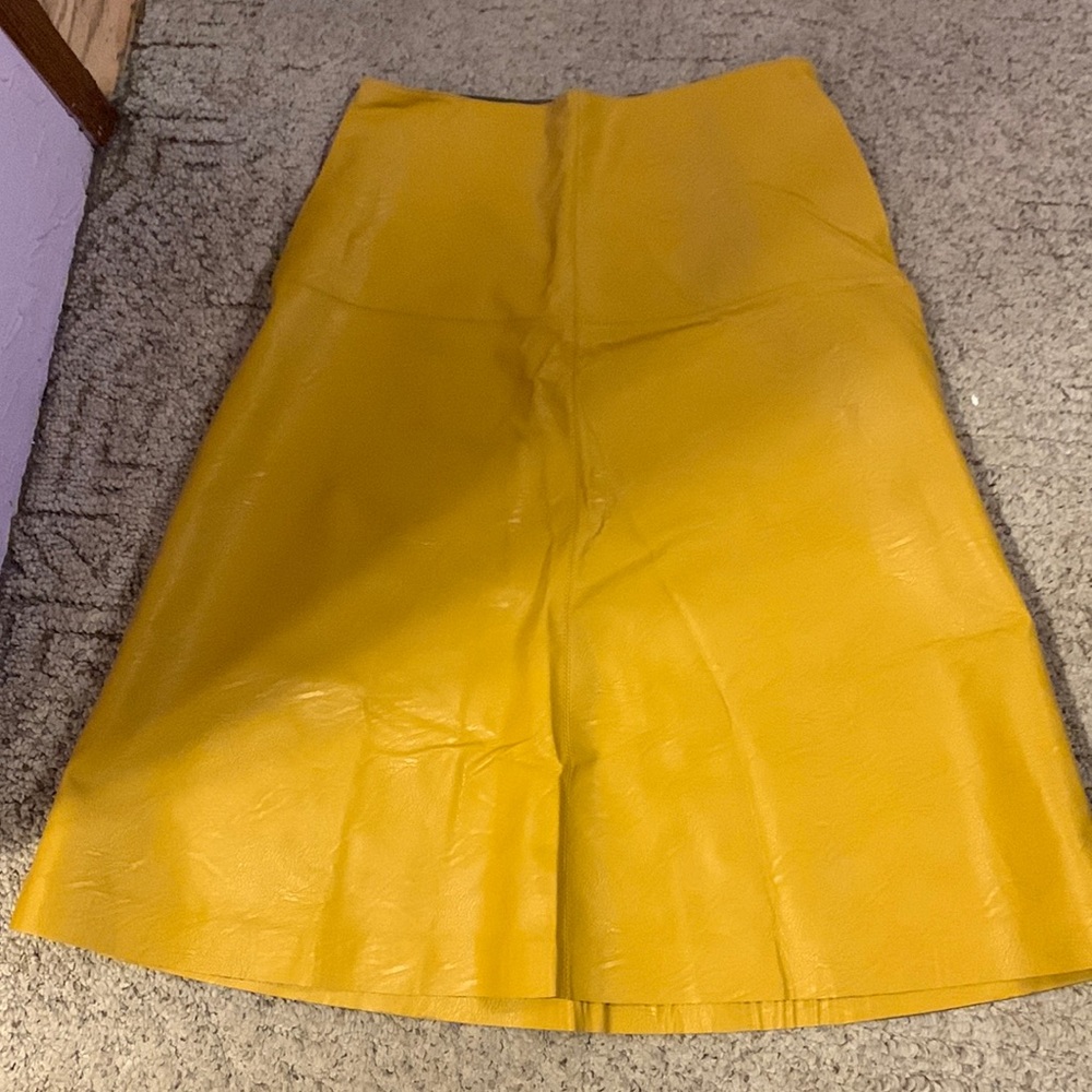 NWT Stella McCartney yellow faux leather skirt sz 40